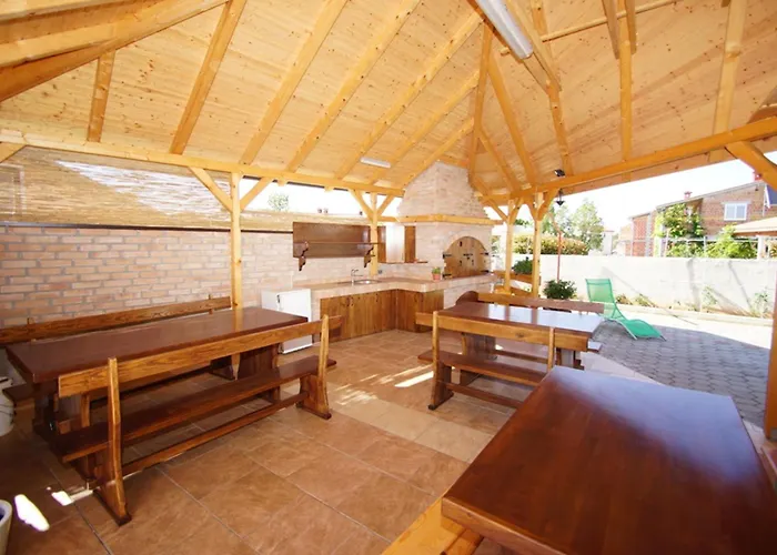 Apartments Nesic Peroj